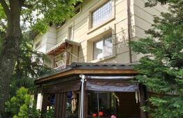 Proprietate Exclusivistă: 2 Case, Piscină și Teren de Tenis pe 3833 mp
