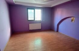 Casa cu 6 camere si garaj pretabil afacere zona Malu Rosu