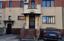 Casa de vanzare, 5 camere, 150 mp, zona centrala