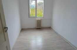 Apartament de vanzare, cu 3 camere, 43 mp, zona de Vest