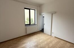 Casa, 4 camere, teren 336 mp, ultracentral. Imobil cu destinatii multiple!