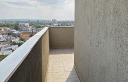 Garsoniera de vanzare, 30 mp, cu terasa de 16 mp, zona Nord 