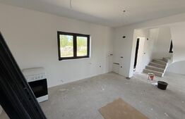 Casa semifinisata in Ploiesti, 180 mp, 2 locuri de parcare + curtea privata. 