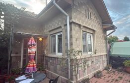 Casa de vanzare 5 camere + dependente