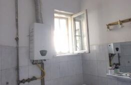 Casa 4 camere , teren 285 mp, zona semi-centrala