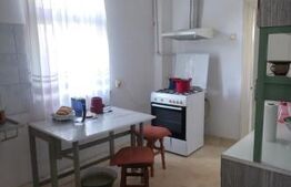 Casa 4 camere , teren 285 mp, zona semi-centrala