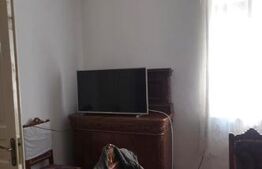 Casa 4 camere , teren 285 mp, zona semi-centrala