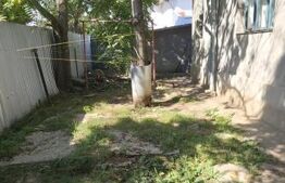 Casa 4 camere , teren 285 mp, zona semi-centrala