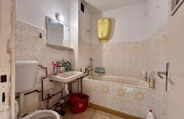 Apartament 2 camere vechi, pentru renovat, zona Democratiei, Sud