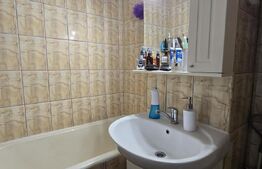 Apartament cu 3 camere, 53 mp, zona Malu Roșu