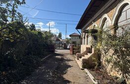 Casă de vânzare pentru renovare sau demolare – zonă premium Caraiman – Republici