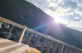 Apartament modern în Sinaia | Loc de parcare + Piscină în complex