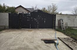  2 CASE la pret de una DRAGANESTI PH