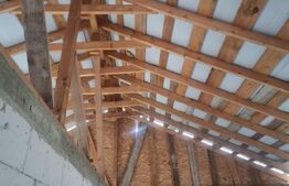 CASA LA ROSU  CU TEREN