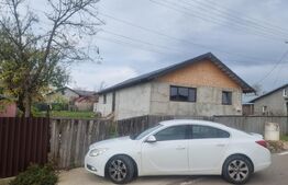 CASA LA ROSU  CU TEREN