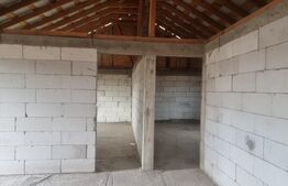 CASA LA ROSU  CU TEREN