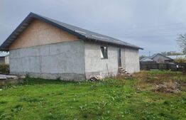 SUPEROFERTA : CASA LA ROSU  CU TEREN DRAGANESTI/PH