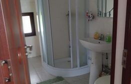 Vilă 7 camere, 200 mp, zona Măneciu Pământeni