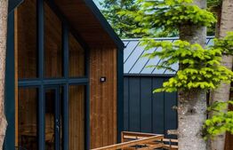 Cabane scandinave premium, vedere către pădure – investiție turistică în Sinaia