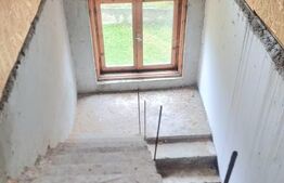 CASA semifinisata  423 mp