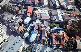 TEREN  cu casa renovabila/demolabila,PLOIESTI-CENTRAL