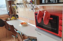 Apartament de vanzare, cu 3 camere, 63 mp, zona Cameliei