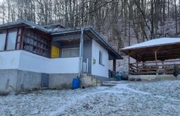 Casa si teren zona pitoreasca