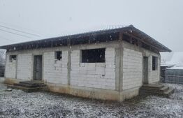 Casa la rosu si teren, 143 mp, zona Exterior Vest