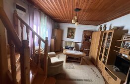 Proprietate 2 case, 223 mp, teren 1.676 mp, zona Lupeni