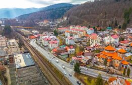 Apartament 3 camere în vilă, 114 mp | Curte | Sinaia