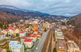 Apartament 3 camere în vilă, 114 mp | Curte | Sinaia