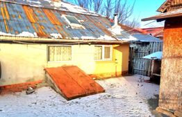 Casă individuală cu teren generos ,900 mp în Lipănești