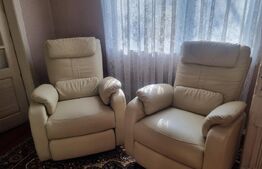 ANSAMBLU 2 CASE ,mobilate gata pentru mutare