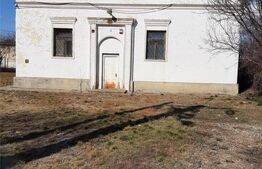 Cladire vanzare pe 3 nivele suprafata 600 mp