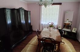 Casă cu teren generos de vânzare în Poiana Câmpina