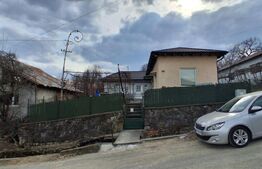 Casă cu teren generos de vânzare în Poiana Câmpina