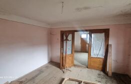 TEREN INTRAVILAN cu costructie pe teren La 2 km de Manastirea CRASNA