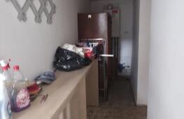 Casa cu 3 camere, curte verde si spatioasa 400 mp,zona Bariera Bucuresti