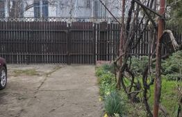 Casa cu 3 camere, curte verde si spatioasa 400 mp,zona Bariera Bucuresti