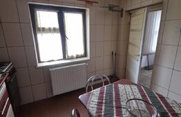 Casa cu 3 camere, curte verde si spatioasa 400 mp,zona Bariera Bucuresti
