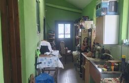 Casa tip duplex cu 2 apartamente P+1+M, 229.40 mp, zona Targsoru Vechi