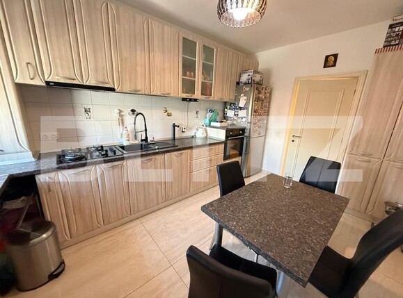 Apartament de vânzare 4 camere Vest - 195683AV | BLITZ Ploieşti | Poza1