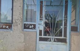 Casa de vanzare cu livada, fanta, 98 mp, Str. Principala - Coada Malului