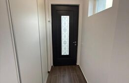 Apartament cu 3 camere + garaj-in vila-90 mp, zona Centrala 