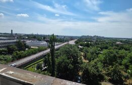 Apartament 2 camere semidecomandat, 45.50 mp utili + balcon 10.10 mp, zona Sud