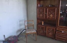 Apartament cu 3 camere, an 1983, zona Caraiman
