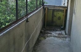 Apartament cu 3 camere, an 1983, zona Caraiman