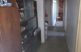 Apartament cu 3 camere, an 1983, zona Caraiman