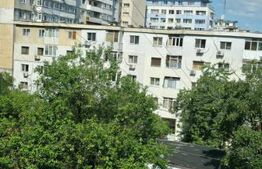 Apartament cu 3 camere, an 1983, zona Caraiman