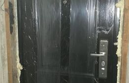 Apartament cu 3 camere, an 1983, zona Caraiman